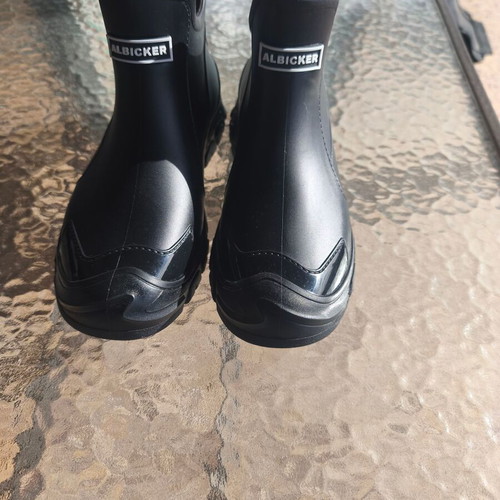 Black wellies brand new, size 42