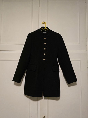 Zara women's black coat like new