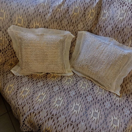Vintage decorative pillowcases set of 2 ecru with embroidery and cutwork