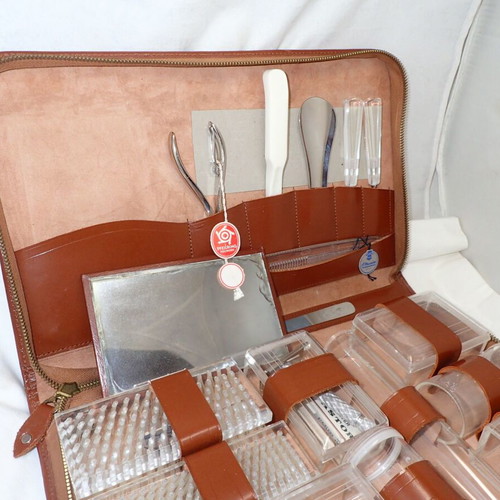 Vintage Men's Shaving and Grooming Set with Gillette Tech S4 Razor in Leather Case