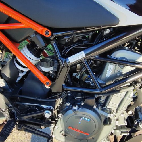 KTM Duke 250cc like new, 19500 km, petrol, white