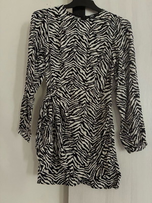Mini φόρεμα Zara με zebra pattern σαν καινούργιο, μέγεθος S