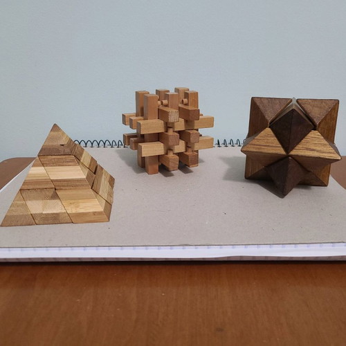 Wooden puzzle brain teasers new, set of 4 pieces