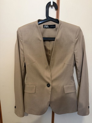 Zara blazer beige size XS like new