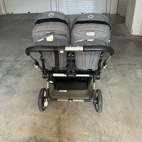 Bugaboo Donkey 3 Twin baby stroller like new, complete set