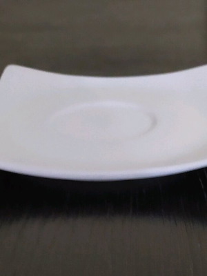 Plate like new, 15 cm diameter, single piece