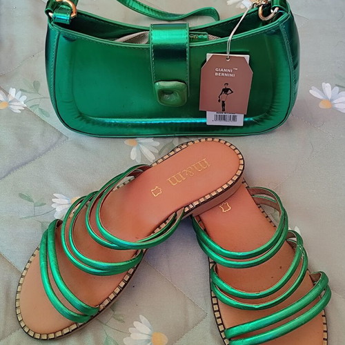 M&M Sandals Size 40 New Metallic Green With Gianni Bernini Bag