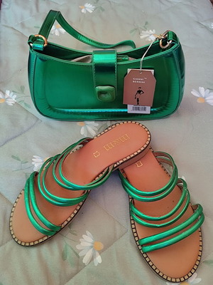 M&M Sandals Size 40 New Metallic Green With Gianni Bernini Bag