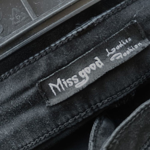 MISS GOOD WOMEN'S FABRIC PANTS 3/4