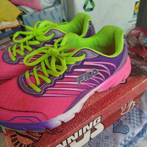 Fila Running Countdown Women's Athletic Shoes size 38 like new, multicolor