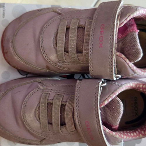 Geox girls' pink athletic shoes used, size 26