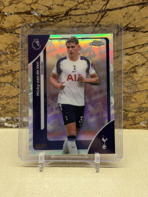 Topps Chrome Premier League Micky van de Ven Retrofractor /92 κάρτα #174