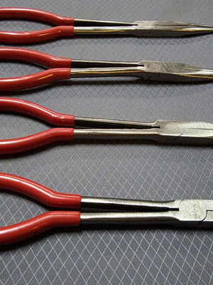 Set of 4 long-nose pliers new, chrome vanadium steel with anti-slip handles