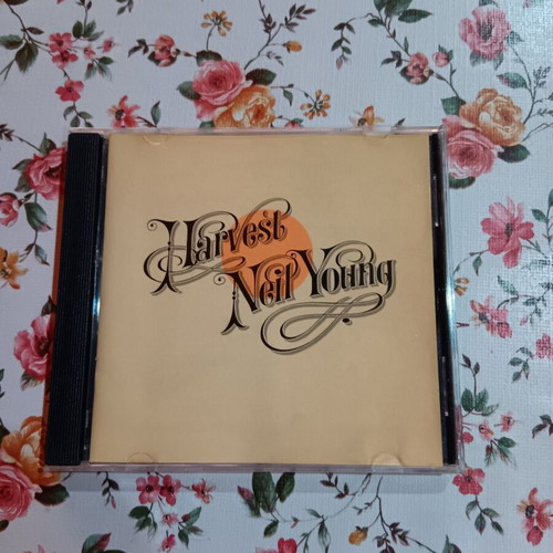 Neil Young Harvest CD like new, rock
