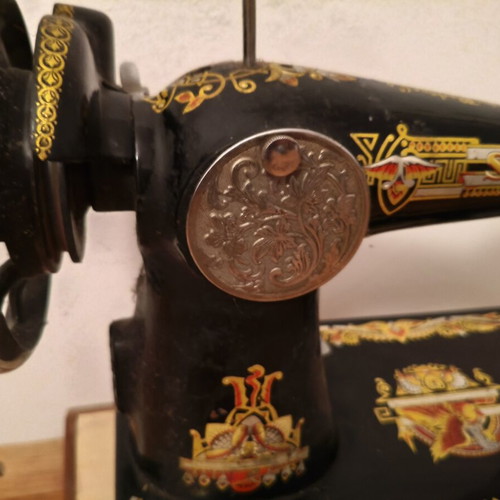 Shmens vintage sewing machine head used, decorative motifs