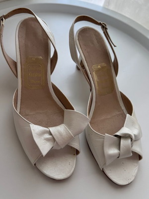 White Kozatsa Wedding Peet Toe Leather Pumps used