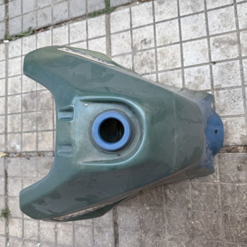 Acerbis oversized fuel tank for Yamaha XT 600 used with petcock