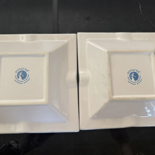 Set of 2 glass wide ashtrays