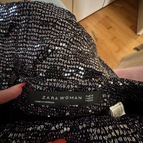 Zara skirt short like new, black with silver metallic details