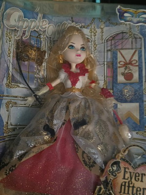 Ever After High Apple White Blondie Lockes doll new