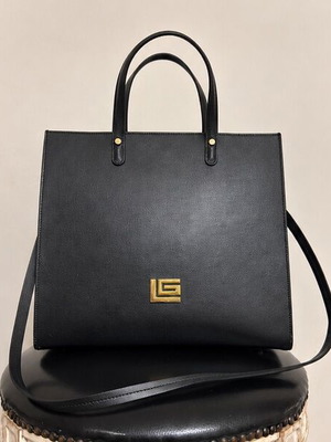 Guy Laroche μαύρη γυναικεία τσάντα σαν καινούργιο