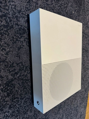 Xbox One S All Digital Edition 1TB σαν καινούργιο με 2 χειριστήρια