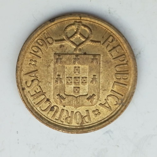 1 Escudo Portugal coin with Rosette design, new type