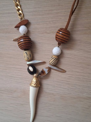 Necklace unique like new