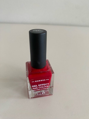 Royal Red 53 Gel Effect Nail Polish used