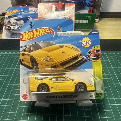Hotwheels Ferrari F40 Competizione like new