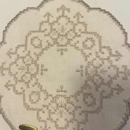 Swiss Handmade Table Linen Set new, 84x84 cm, 28x42 cm, 18x18 cm