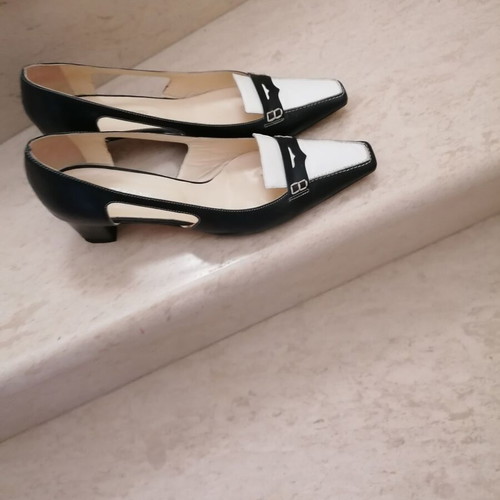 Kalogirou Pumps size 41 like new, blue and white leather