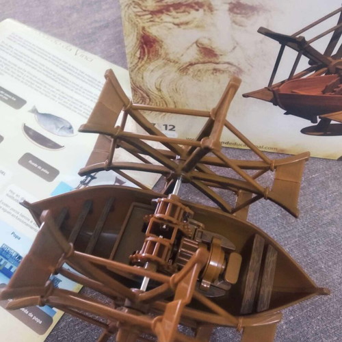 Miniland Leonardo da Vinci Oar Ship like new