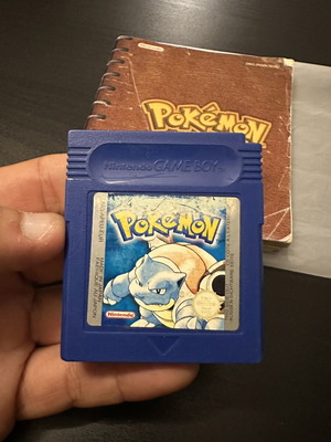Pokemon Blue version EUR κασέτα Game Boy μεταχειρισμένη με αυθεντικό βιβλιαράκι