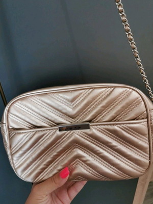 Τσαντάκι ώμου Zara σαν καινούργιο, rose gold