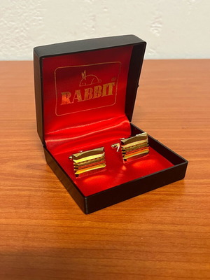 Μανικετόκουμπα καινούργια χρυσαφί