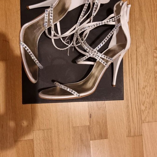 Giuseppe Zanotti bridal sandals like new with crisscross Swarovski crystals