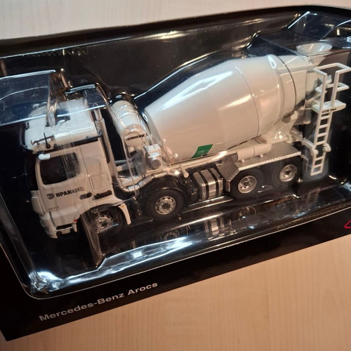 Collectible Mercedes-Benz Arocs 8x4 Concrete Mixer 1:50 new