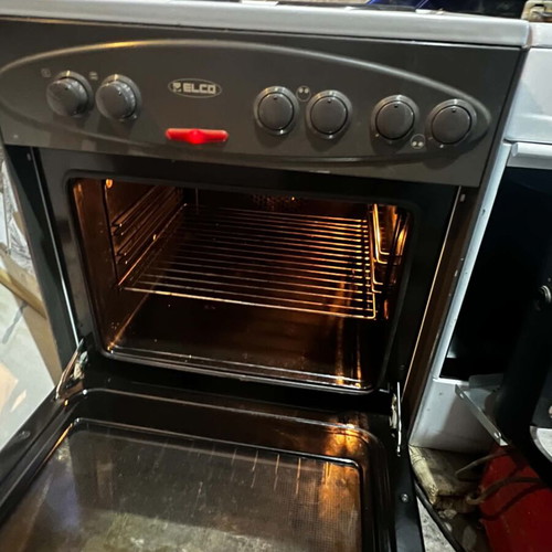 Kitchen stove with enamel hotplates used, fully functional