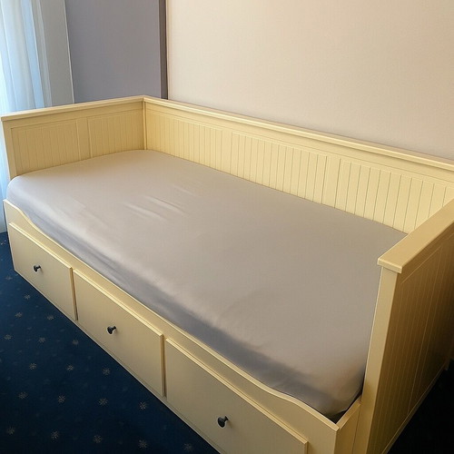 Hemnes IKEA sofa bed like new with mattress