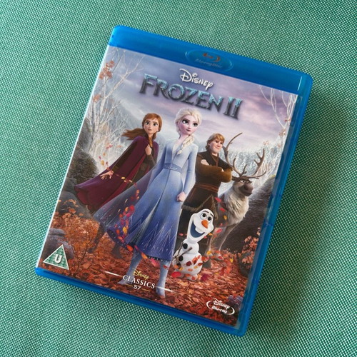 Frozen 2 Blu-Ray like new with English and Spanish subtitles