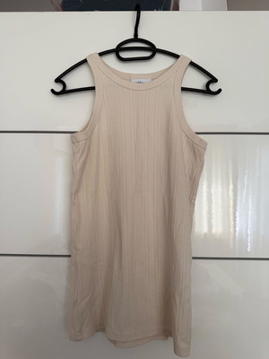 Minimum beige tank top like new, size M