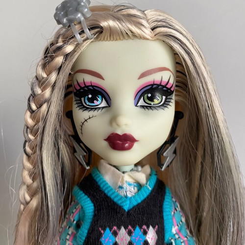 Monster High School's Out Frankie Stein doll 2011 used