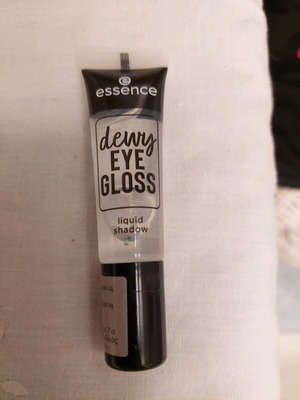 Essence Dewy Eye Gloss liquid eyeshadow used