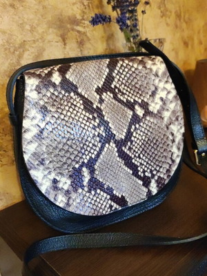 Gianni Chiarini cross body bag like new, black and beige