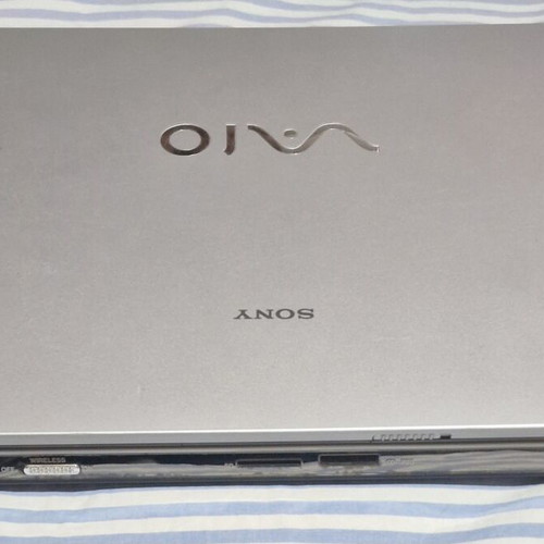 Sony Vaio PCG-9W2M for parts or repair without memory and hard drive