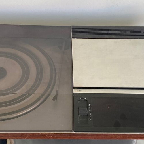 Bang & Olufsen vintage sound system with turntable, cassette, radio used