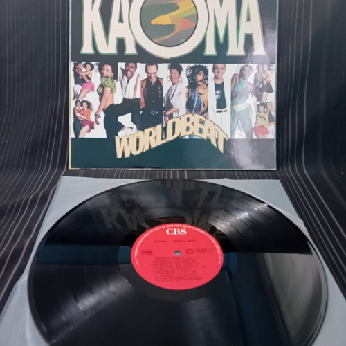Kaoma World Beat vinyl record in very good condition