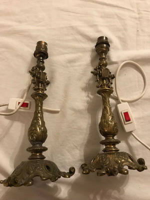Set of 2 used brass table lamps