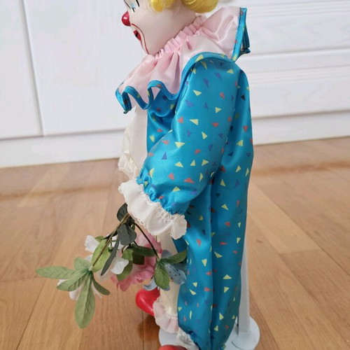 Heritage Mint porcelain doll like new with stand